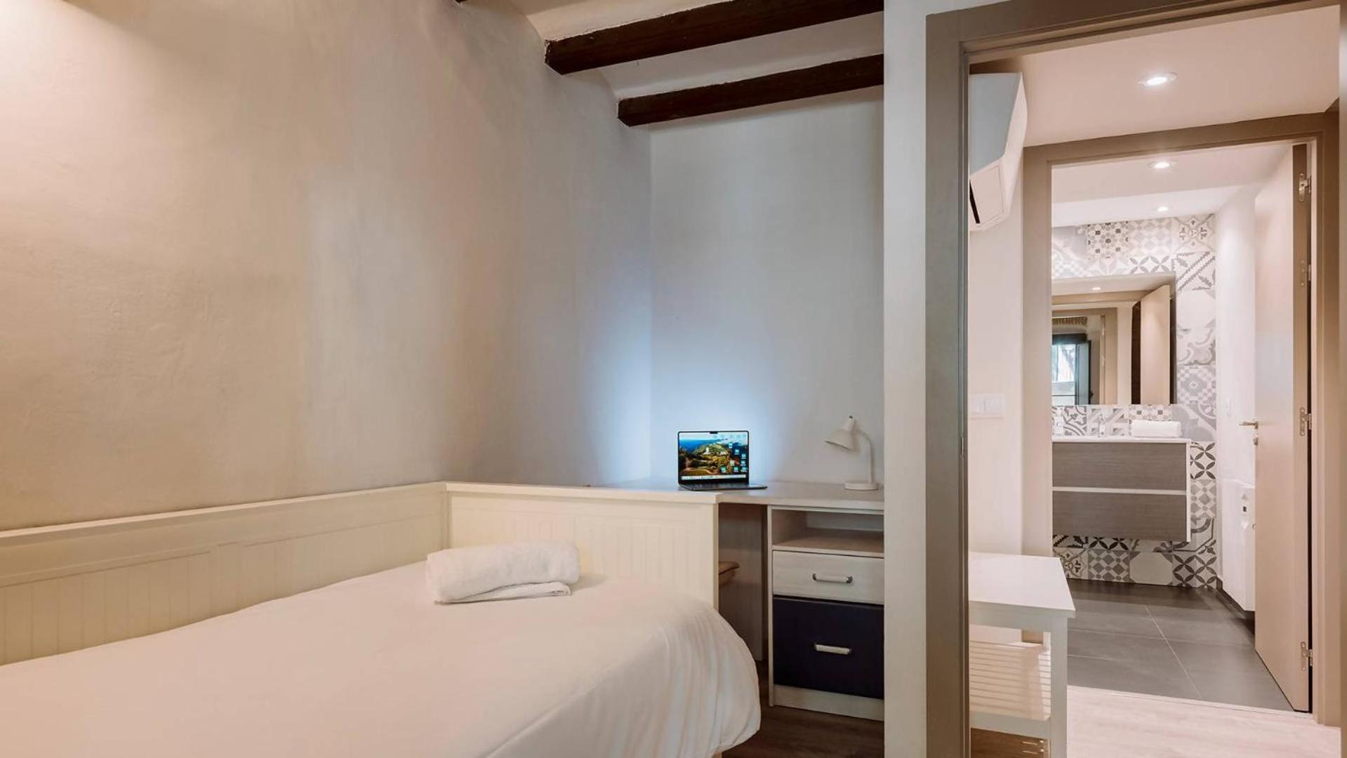 Old Town Duplex With Character Apartment ชีโรนา ภายนอก รูปภาพ